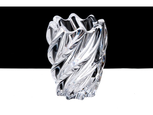 French Vannes Crystal Spiral Swirl Vase