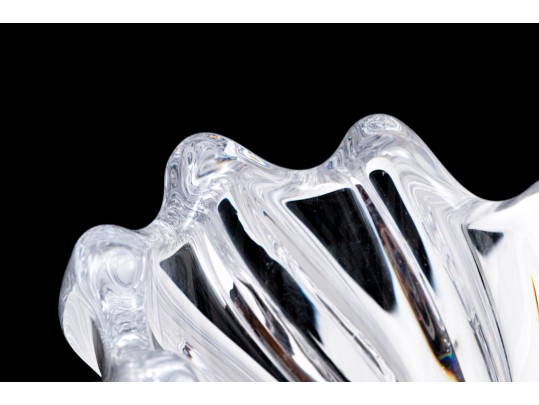 French Vannes Crystal Spiral Swirl Vase