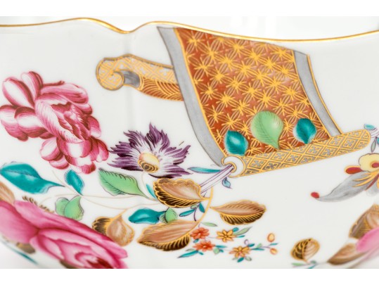 Mottahedeh Vista Alegre Hand-painted Porcelain Lobed Bowl