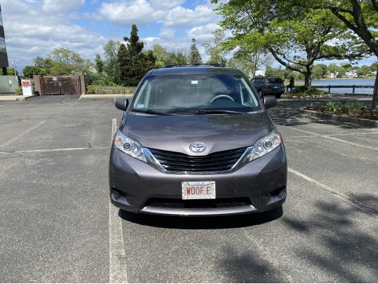2014 Toyota Sienna LE Minivan 4D, 110166 Miles, Estate Vehicle ***LIMITED TO CT RESIDENTS ONLY***