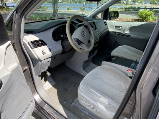 2014 Toyota Sienna LE Minivan 4D, 110166 Miles, Estate Vehicle ***LIMITED TO CT RESIDENTS ONLY***
