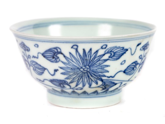 Late 19th Century Chinese Porcleain Lotus Leaf Rice Bowl