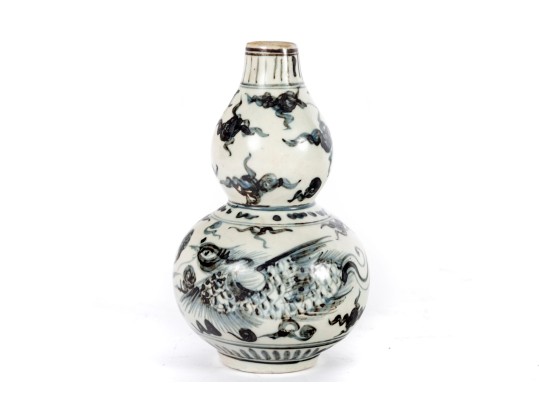 Chinese Blue And White Double Gourd Porcelain Vase