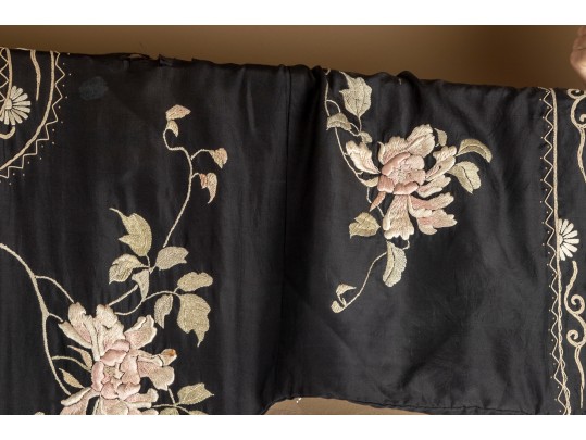 Chinese Silk Embroidered Robe