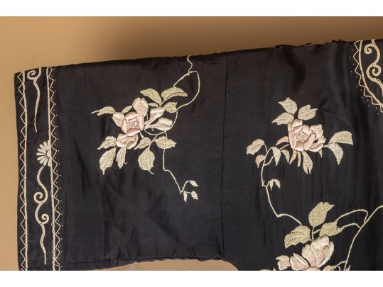 Chinese Silk Embroidered Robe