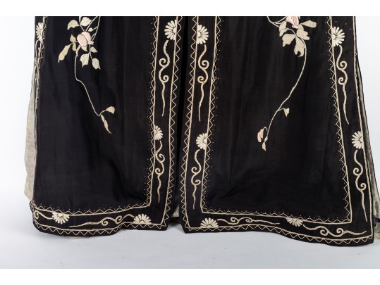 Chinese Silk Embroidered Robe
