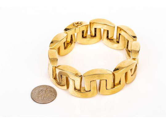 18k Yellow Gold Striking Chunky Opposing 