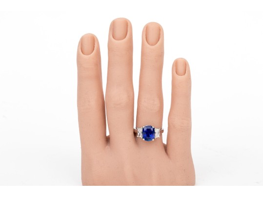 Platinum Beautiful Sapphire And Diamond Three Stone Ring, Size 5.75