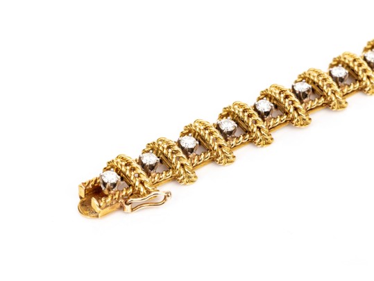 18k Yellow Gold Stunning Vintage Diamond Set Rope Motif Bracelet, App. 2.38 TCW