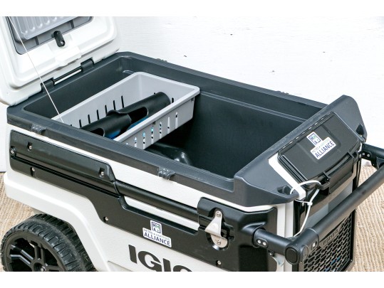 New Large Igloo Trail Mate Journey Cooler On Wheels 