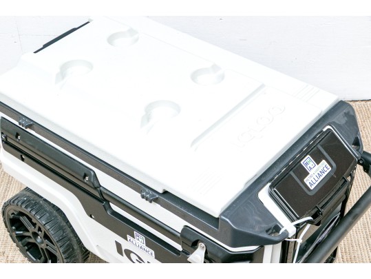 New Large Igloo Trail Mate Journey Cooler On Wheels 