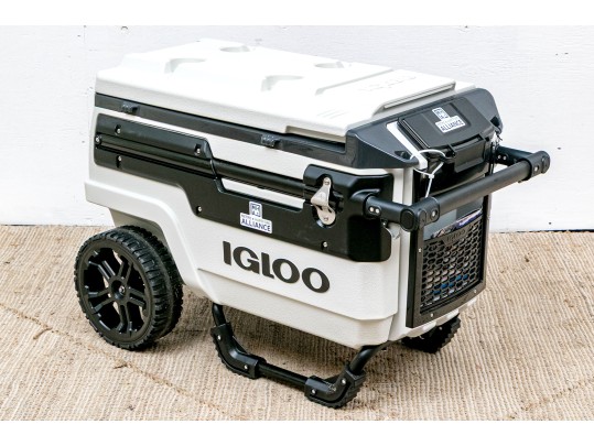 New Large Igloo Trail Mate Journey Cooler On Wheels 