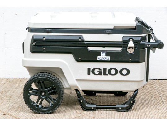 New Large Igloo Trail Mate Journey Cooler On Wheels 