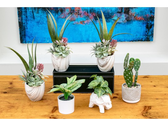 Group Of Seven Stagers Quality Table Top Items