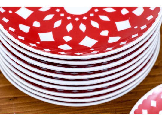 Set Of Nineteen Crate & Barrel Plates