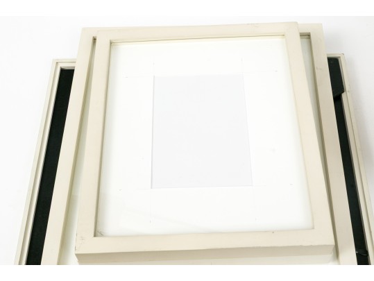 Collection Of Sixteen Pottery Barn Easel Back Picture Frames, Including Two Larger