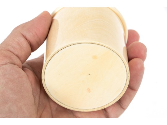 An Eight Piece Assorted Table Top Collection 