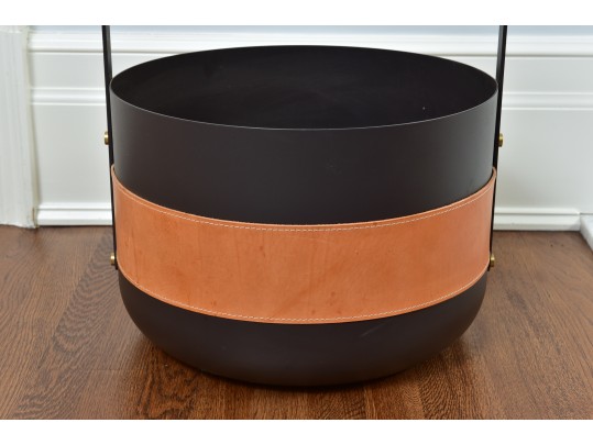 Eldvarm Emma Steel And Leather Firewood Basket (RETAIL $639)