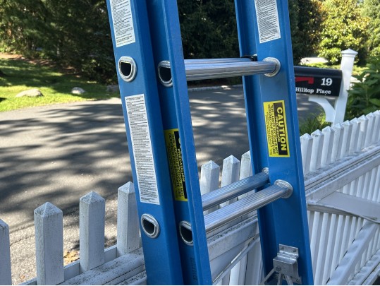 Werner 21 Foot 300 Lb Ladder, Model MT-22