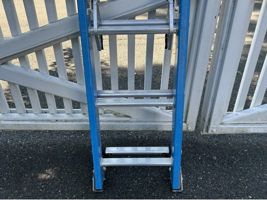 Werner 21 Foot 300 Lb Ladder, Model MT-22