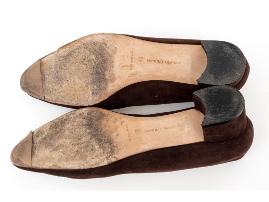 Manolo Blahnik Classic Block Heel Brown Suede Pump, Size 42