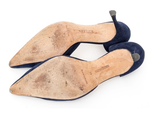 Manolo Blahnik Lovely Blue Suede Buckle Motif Pumps, Size 41