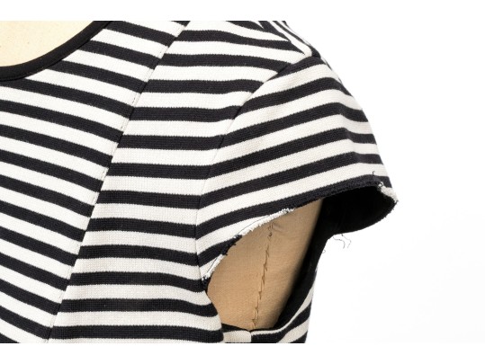 Akris Punto Black And Ivory Short Sleeve Raw Edge Dress, Size 10