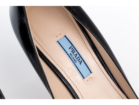 Prada Chic Black Saffiano Leather Stiletto Pumps, Size 41