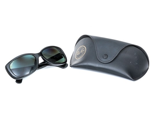 Ray-Ban Stylish Black Oversized Acrylic Sunglasses