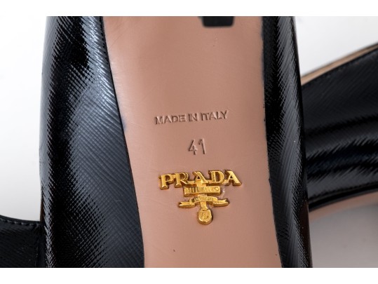 Prada Chic Black Saffiano Leather Stiletto Pumps, Size 41