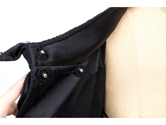 St.John Black Bow Motif Swing Style Knit Unstructured Blazer, Size 6