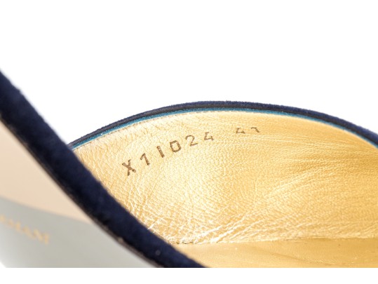 Giorgio Armani Fabulous Blue Suede Elegant Pumps, Size 41, New