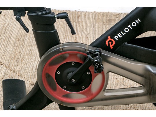 Peleton Excercise Bike With Touch Monitor