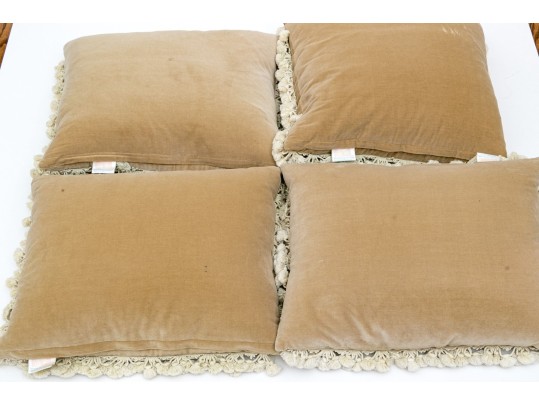 Set Of Four Katha Diddel Home Collection Wool And Cotton Aubusson Style Accent Pillows