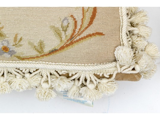 Set Of Four Katha Diddel Home Collection Wool And Cotton Aubusson Style Accent Pillows