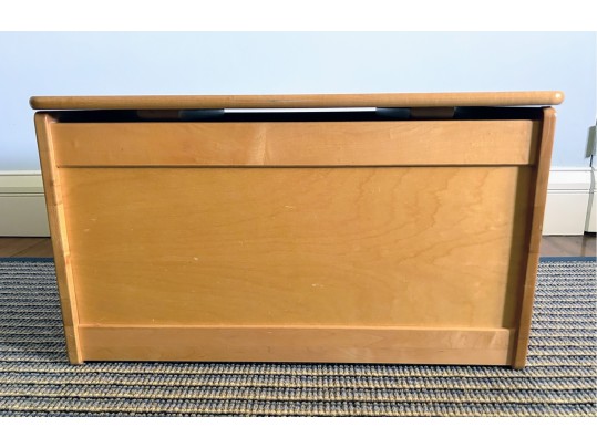 Pine Storage Trunk With Slow Close Hinges