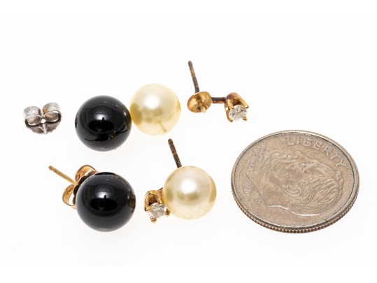 Collection Of 14k And 10k Gold Earrings 