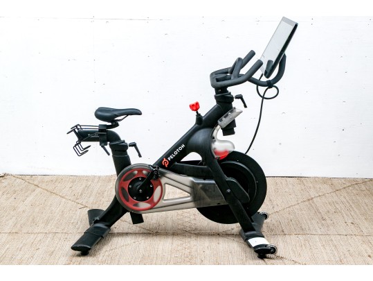 Peleton Excercise Bike With Touch Monitor