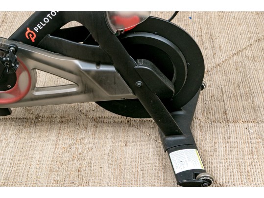 Peleton Excercise Bike With Touch Monitor