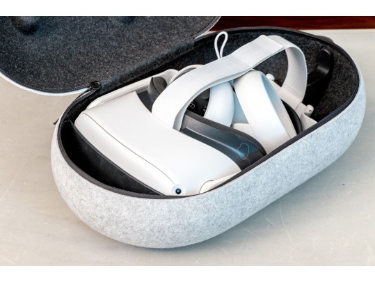 Oculus Meta Quest 2 VR Headset And Controllers With Zippered Case