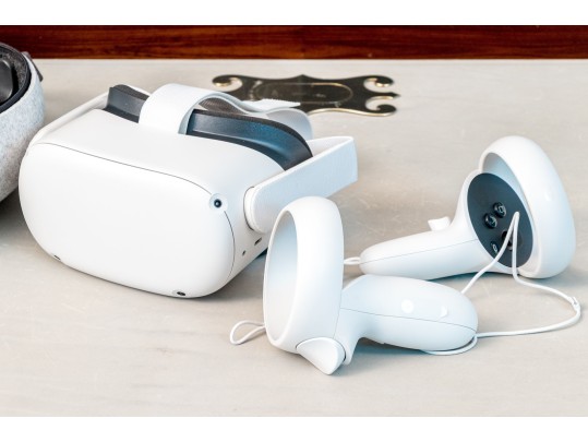 Oculus Meta Quest 2 VR Headset And Controllers With Zippered Case