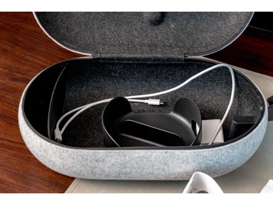 Oculus Meta Quest 2 VR Headset And Controllers With Zippered Case