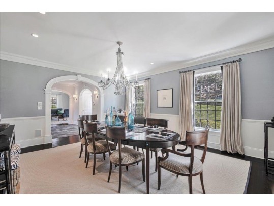 Stanley Furniture Hudson Street Riverside Oval Dining Table In Dark Espresso