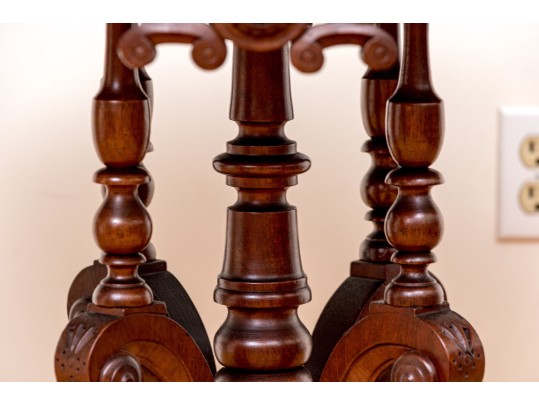 A Fine Victorian Walnut Oval Parlor Table, Ca. 1860-1880