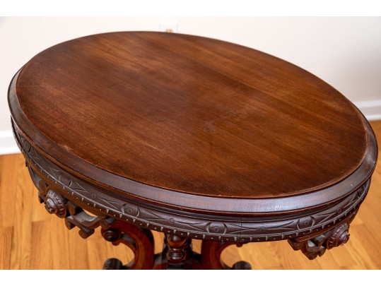 A Fine Victorian Walnut Oval Parlor Table, Ca. 1860-1880