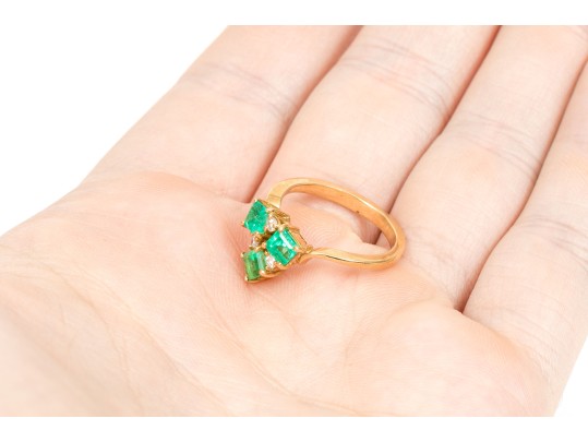 14k Yellow Gold Lovely Emerald And Diamond Cluster Ring, App. 0.06 TCW, Size 5