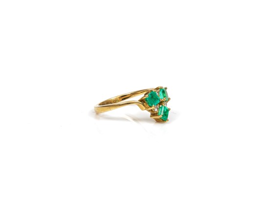 14k Yellow Gold Lovely Emerald And Diamond Cluster Ring, App. 0.06 TCW, Size 5