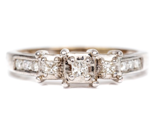 14k White Gold Princess Cut And Round Diamond Ring, App. 0.20 TCW, Size 6.75