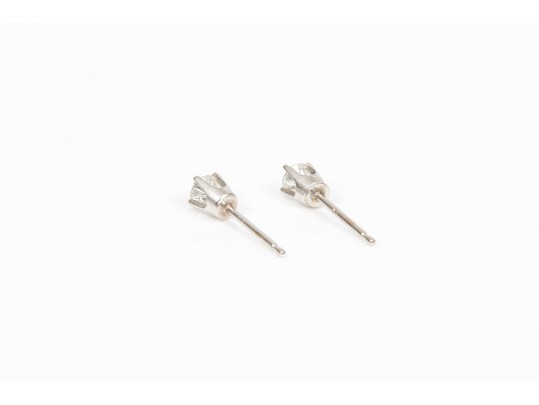 10k White Gold Simple Diamond Stud Earrings, App. 0.20 TCW