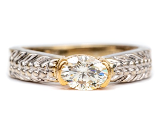 14k Gold Horizontal Cz Center Patterned Side Ring Size 7.25